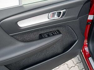 Volvo  T4 Recharge R Design Expression