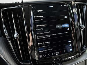 Volvo  B5 AWD Ultimate Dark