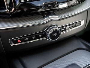 Volvo  B5 AWD Ultimate Dark