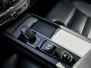 Volvo  B5 AWD Ultimate Dark