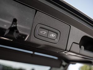 Volvo  B5 AWD Ultimate Dark