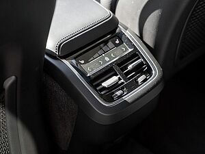 Volvo  B5 AWD Ultimate Dark