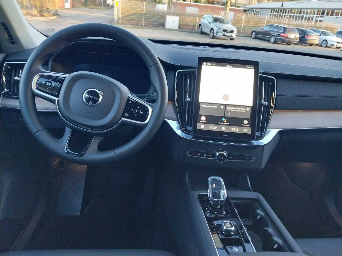 Volvo  Plus Bright Recharge Plug-In Hybrid AWD