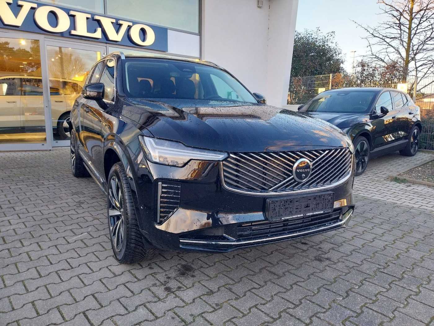 Volvo  Plus Bright Recharge Plug-In Hybrid AWD