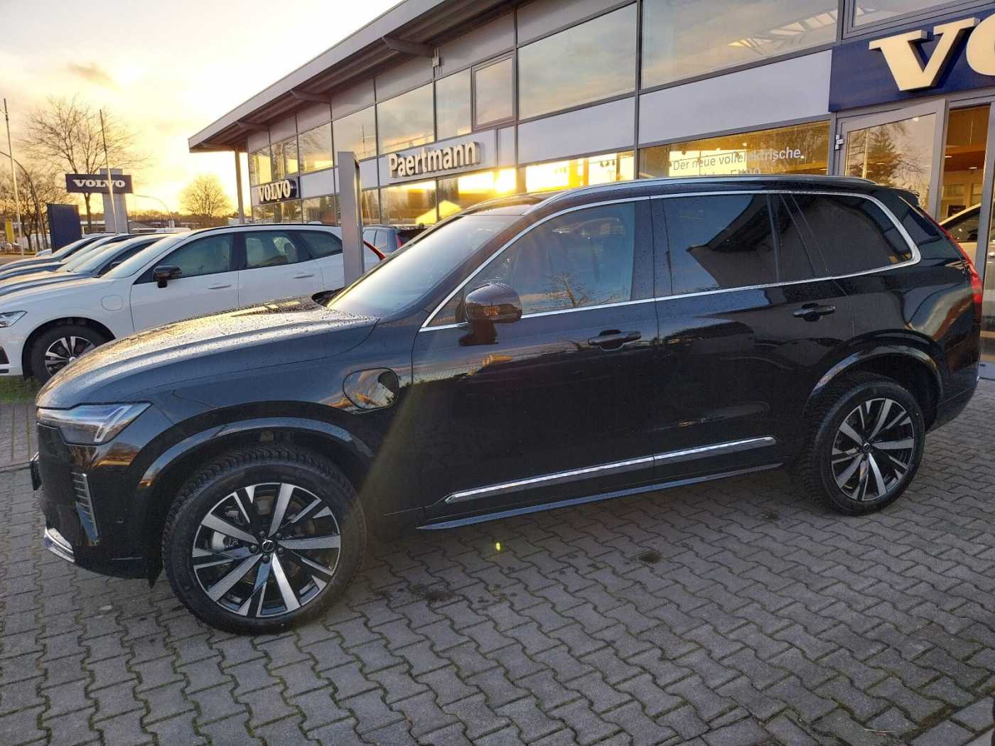 Volvo  Plus Bright Recharge Plug-In Hybrid AWD