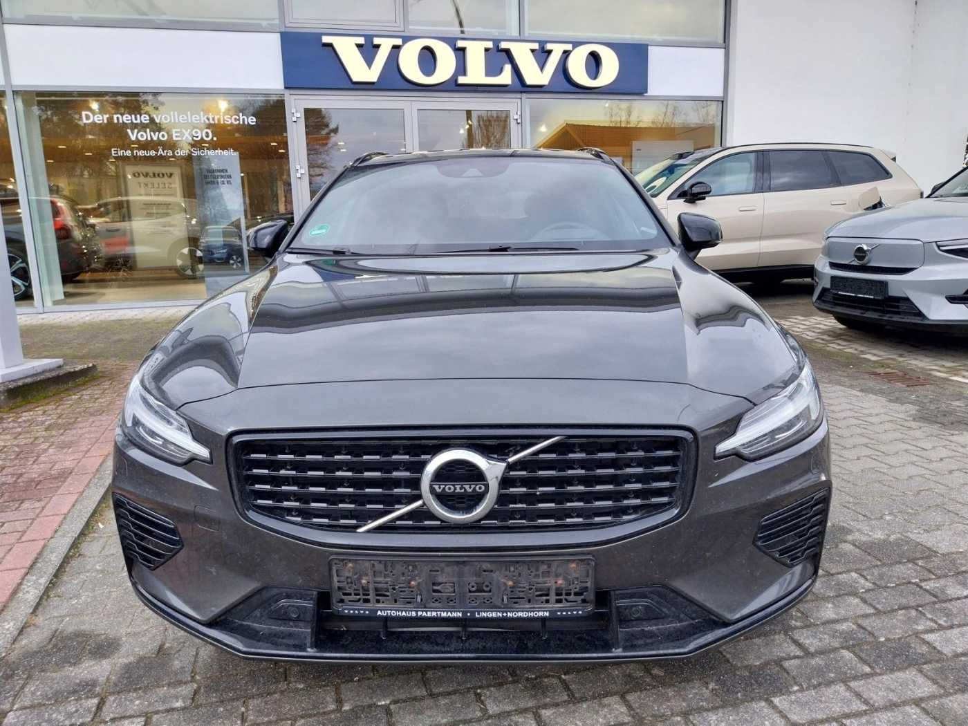 Volvo  Kombi Plus Dark Recharge Plug-In Hybrid AWD