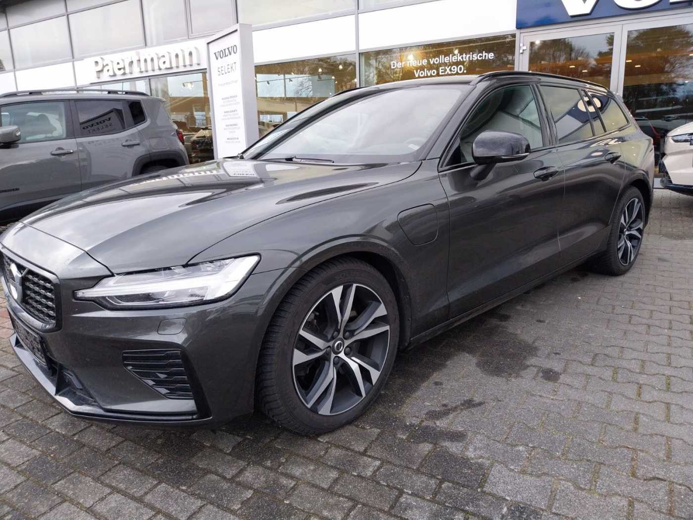 Volvo  Kombi Plus Dark Recharge Plug-In Hybrid AWD