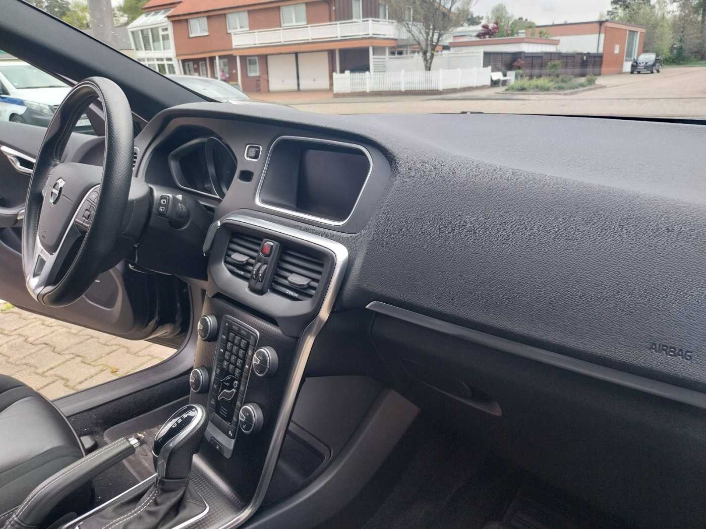Volvo  D3 R-Design, Automatik, LED