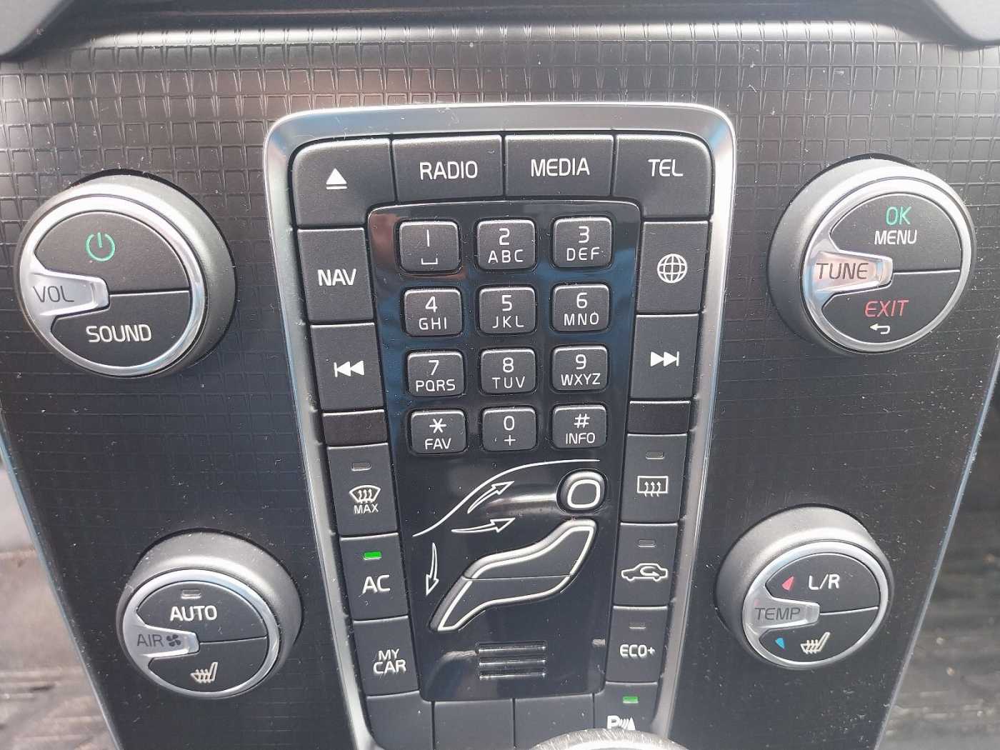 Volvo  D3 R-Design, Automatik, LED