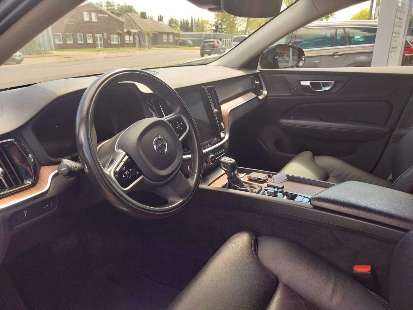 Volvo  D4 Cross Country Pro AWD