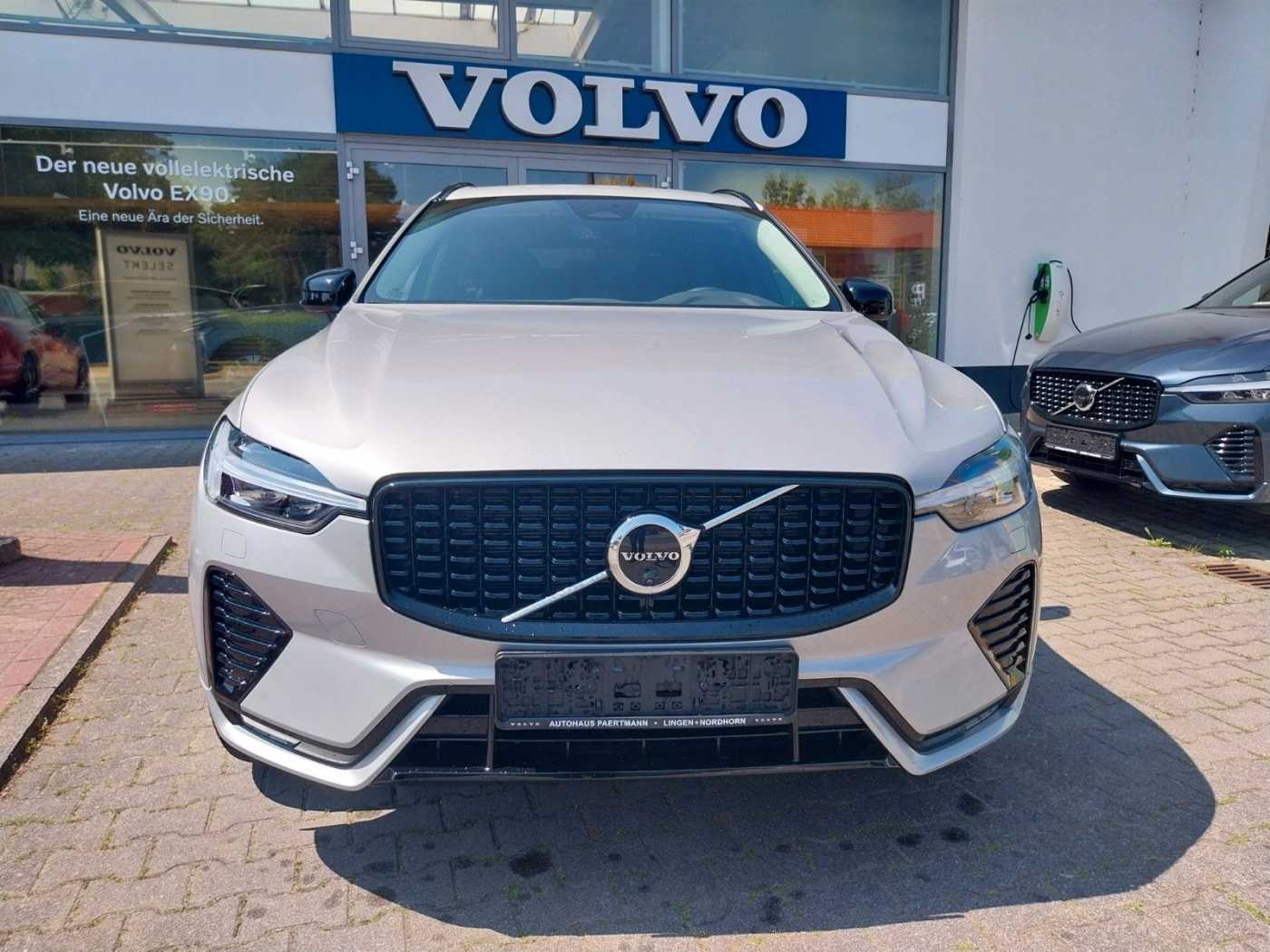 Volvo  B4 Plus Dark 2WD
