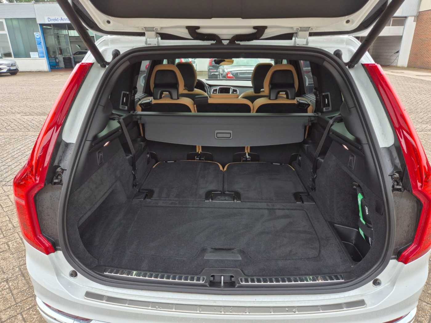 Volvo  Ultimate Bright AWD B5