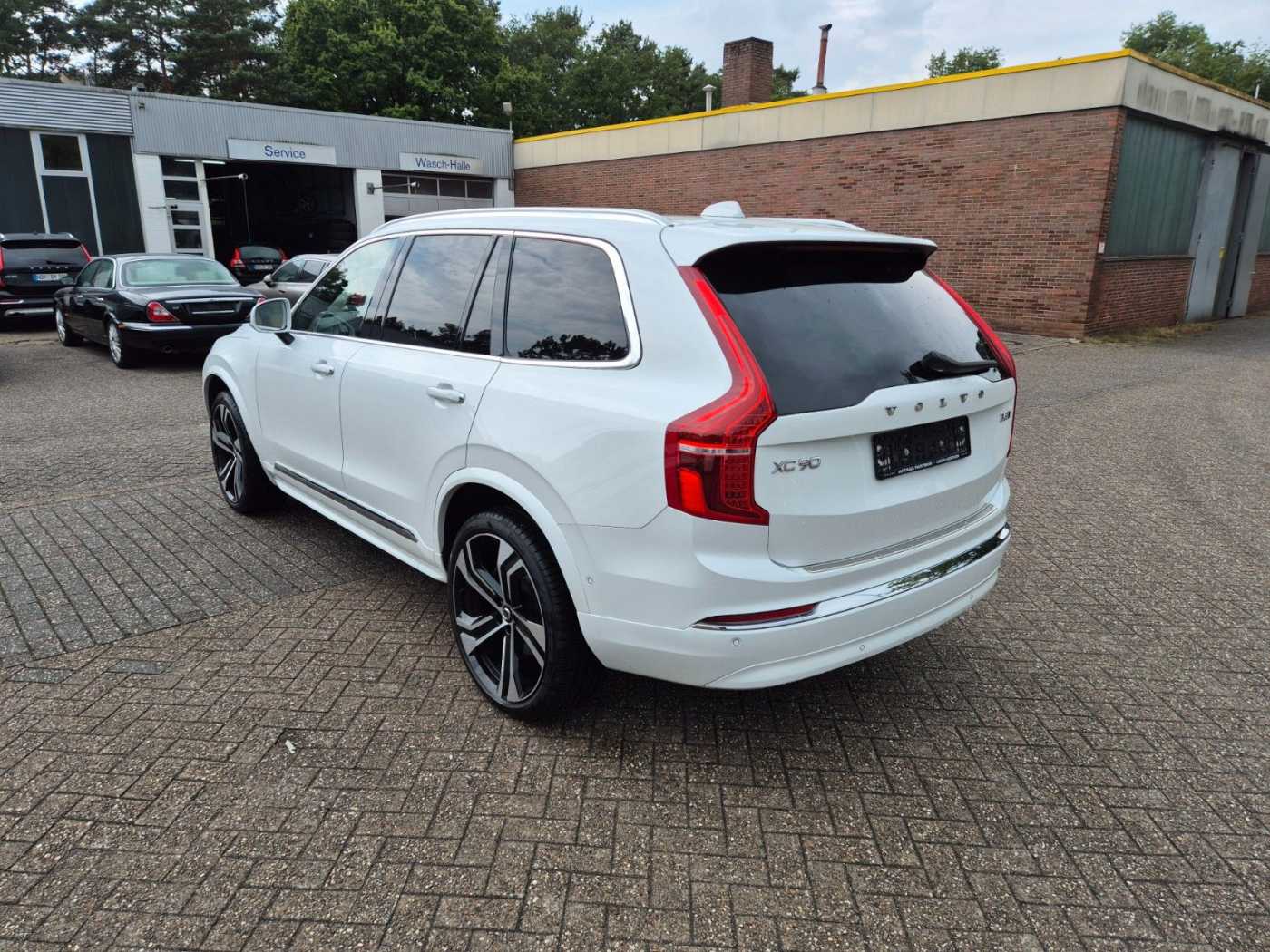 Volvo  Ultimate Bright AWD B5