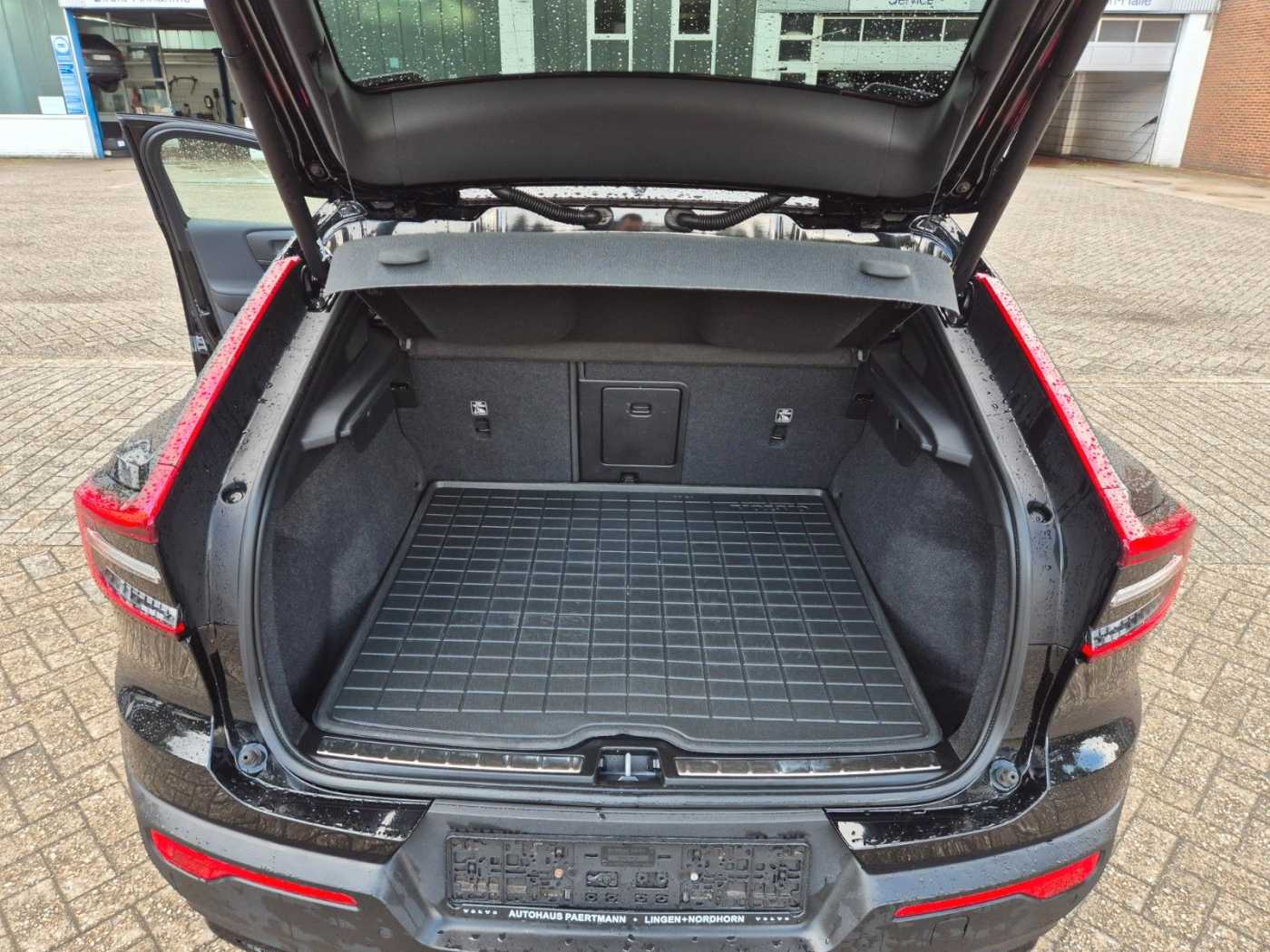 Volvo  Plus Recharge Pure Electric AWD