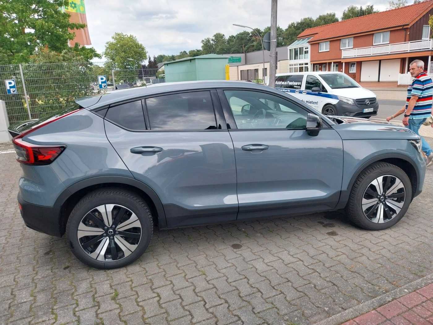 Volvo  Plus Recharge Pure Electric 2WD