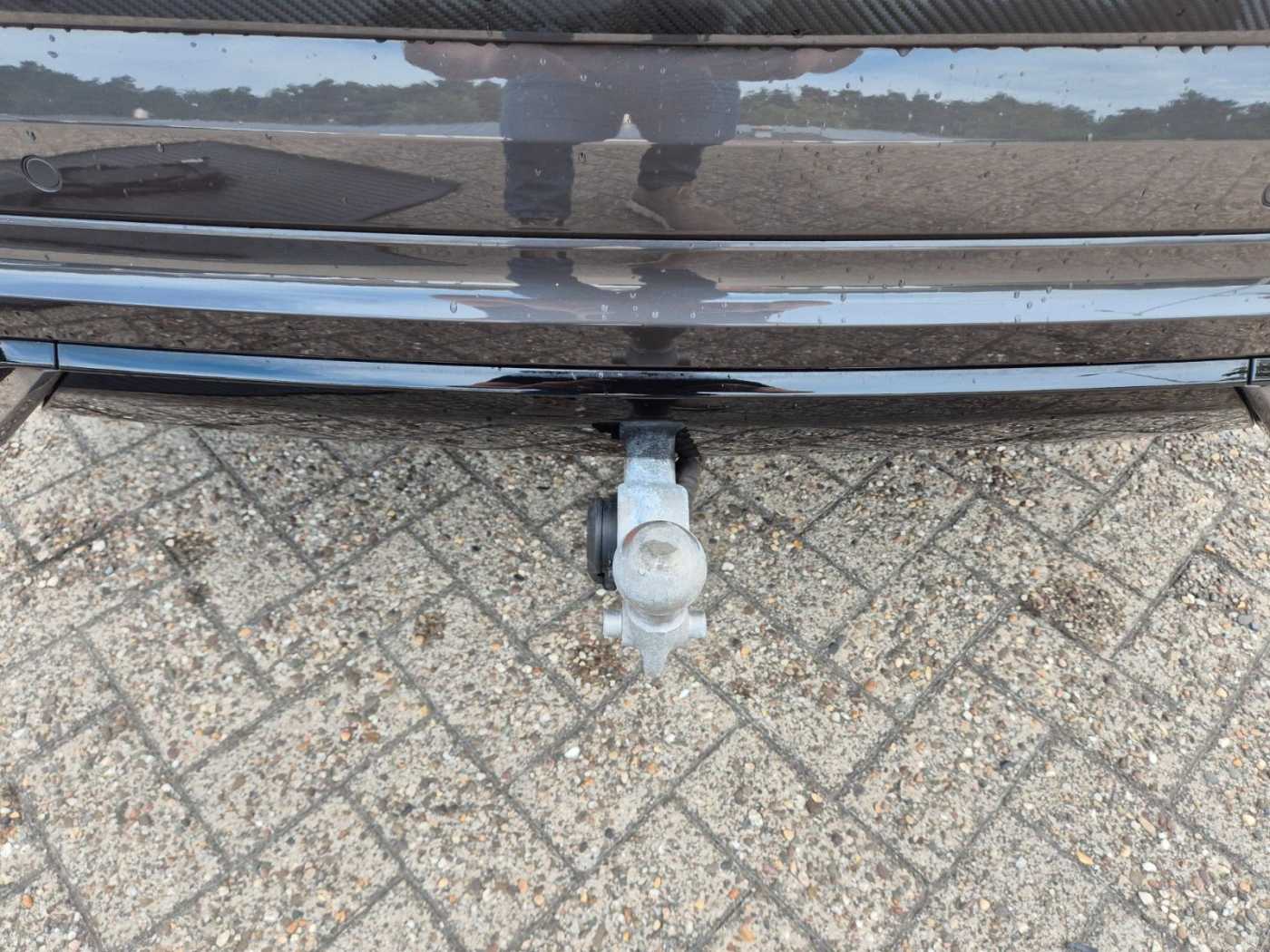 Volvo  Plus Dark Recharge Plug-In Hybrid AWD