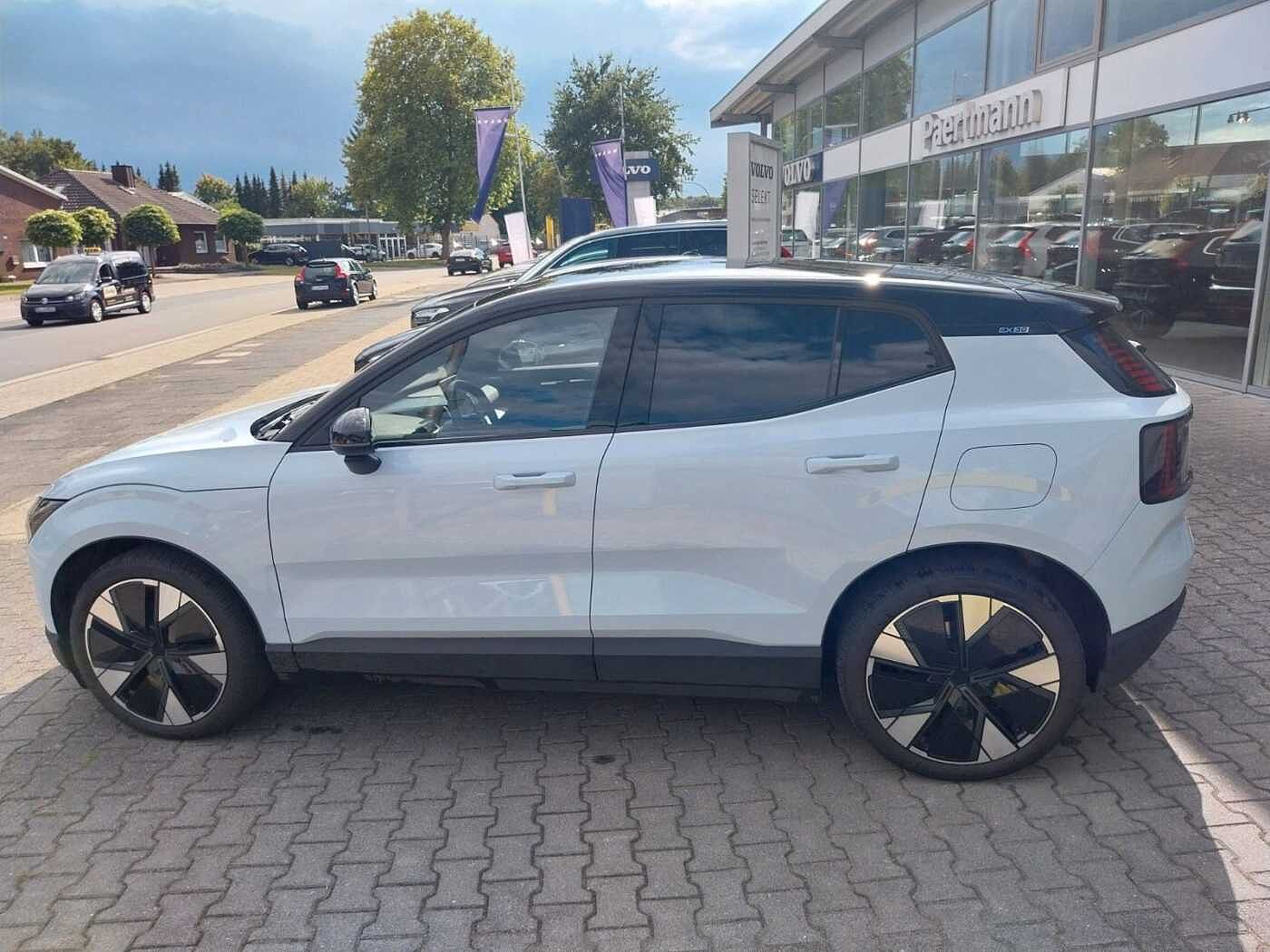 Volvo  Plus 2WD Pure Electric