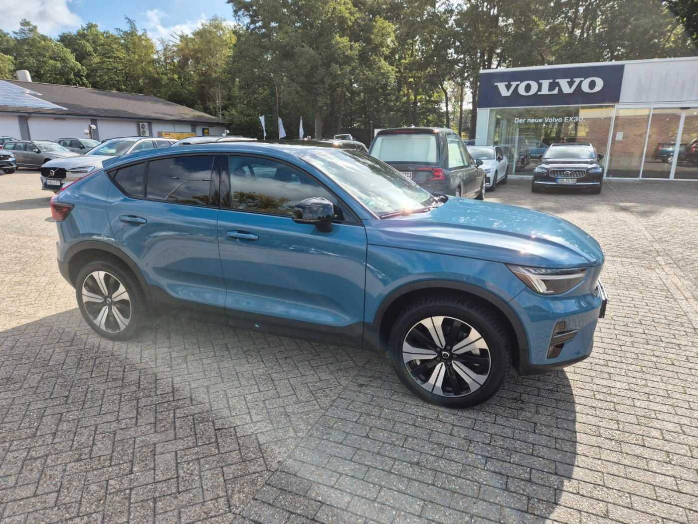 Volvo  Plus Recharge Pure Electric AWD