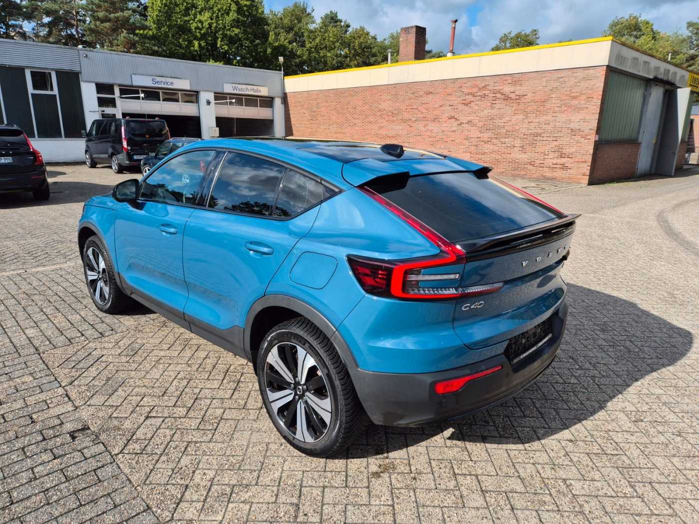 Volvo  Plus Recharge Pure Electric AWD