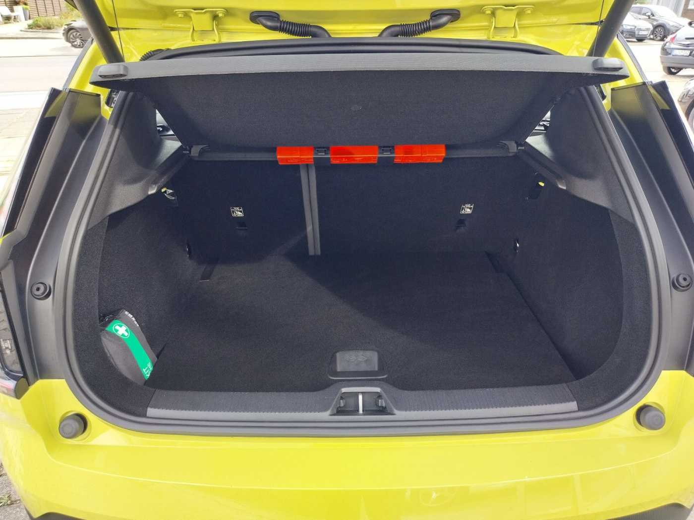 Volvo  Plus 2WD Pure Electric