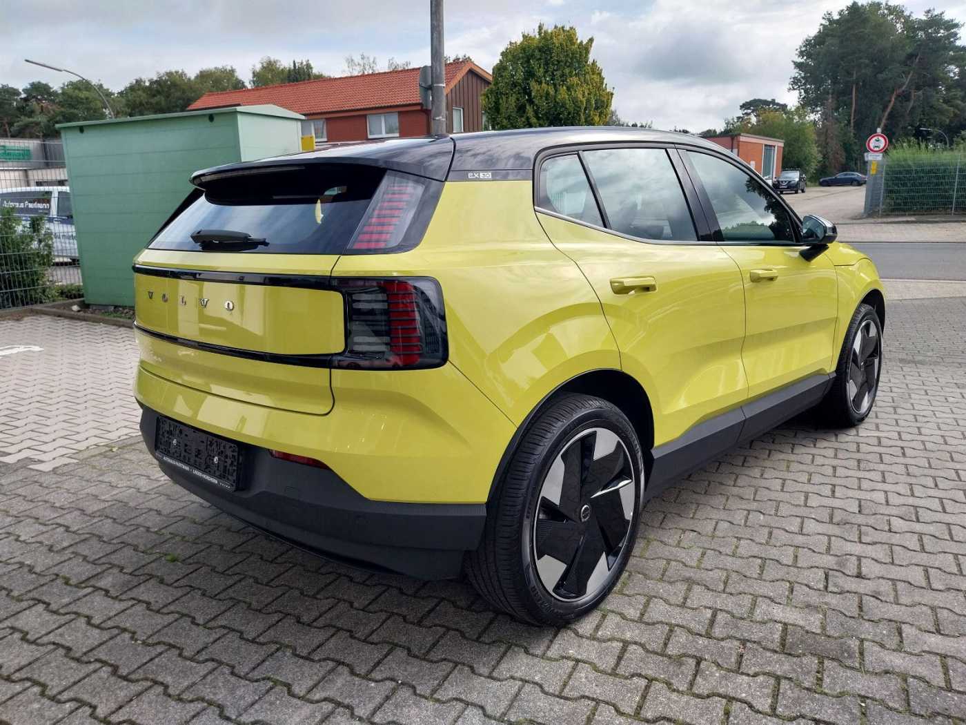 Volvo  Plus 2WD Pure Electric