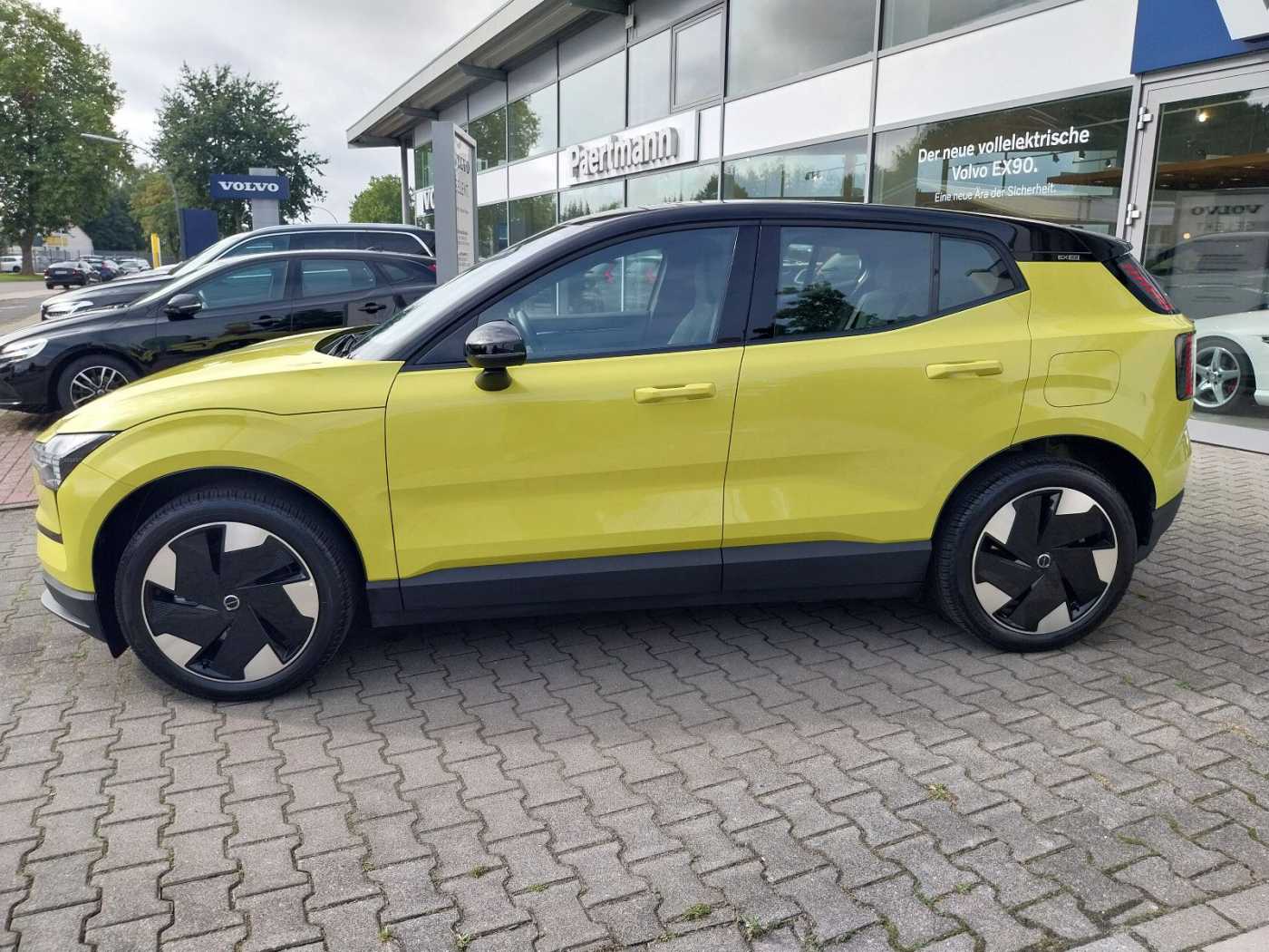 Volvo  Plus 2WD Pure Electric