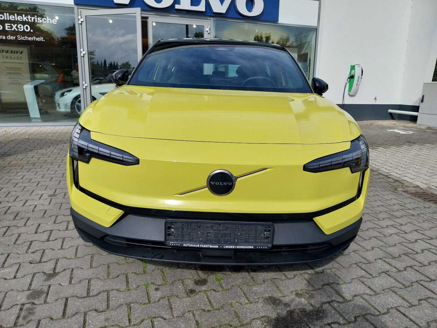 Volvo  Plus 2WD Pure Electric