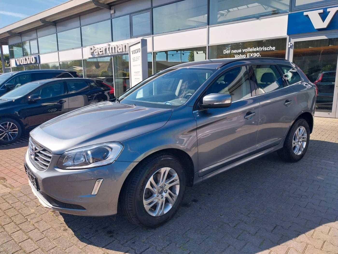 Volvo  D4 Momentum 2WD