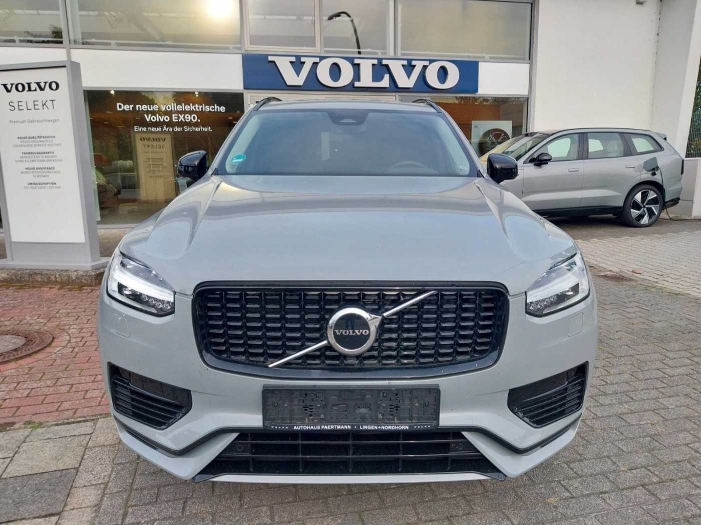 Volvo  Plus Dark Recharge Plug-In Hybrid AWD
