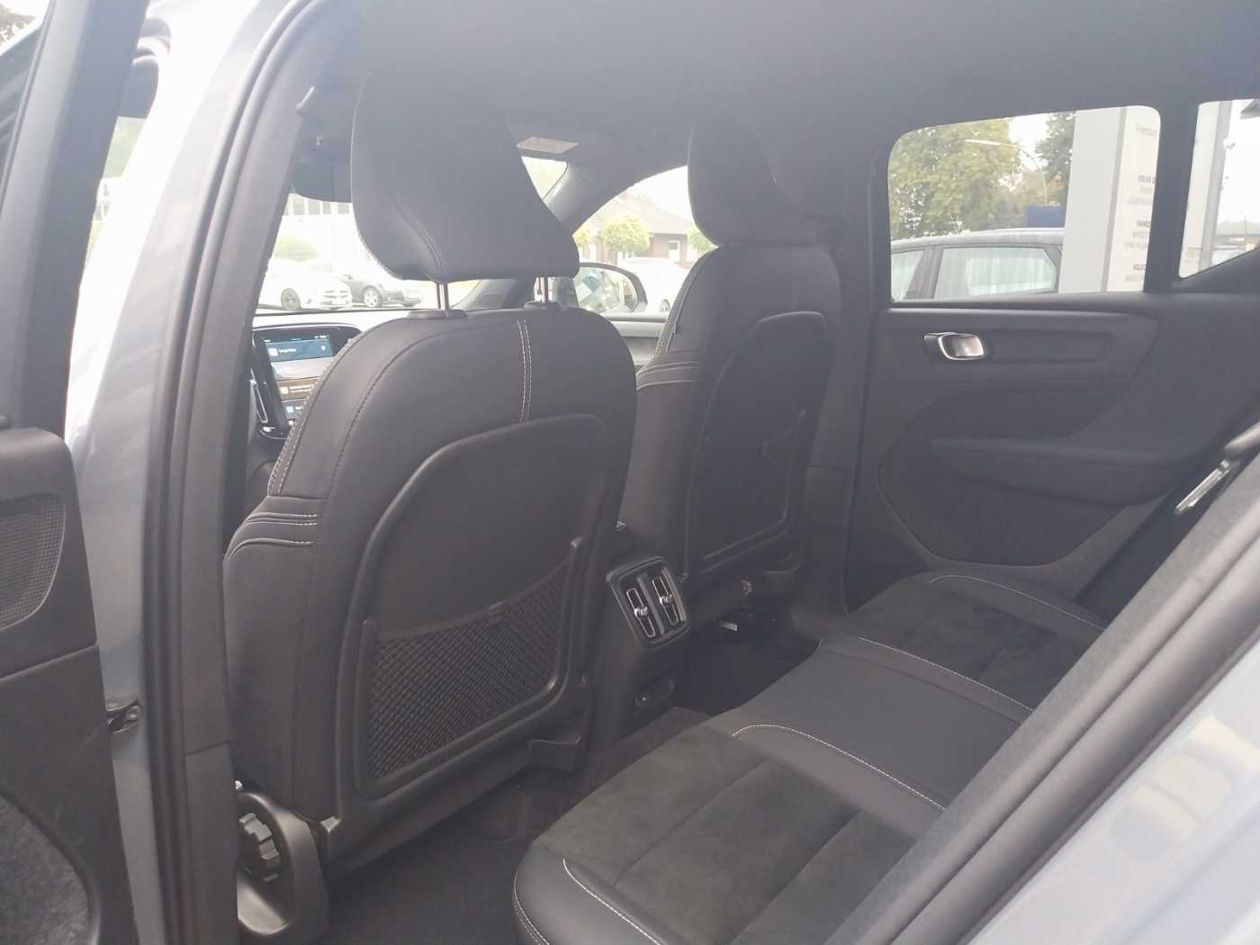 Volvo  Plus Recharge Pure Electric AWD