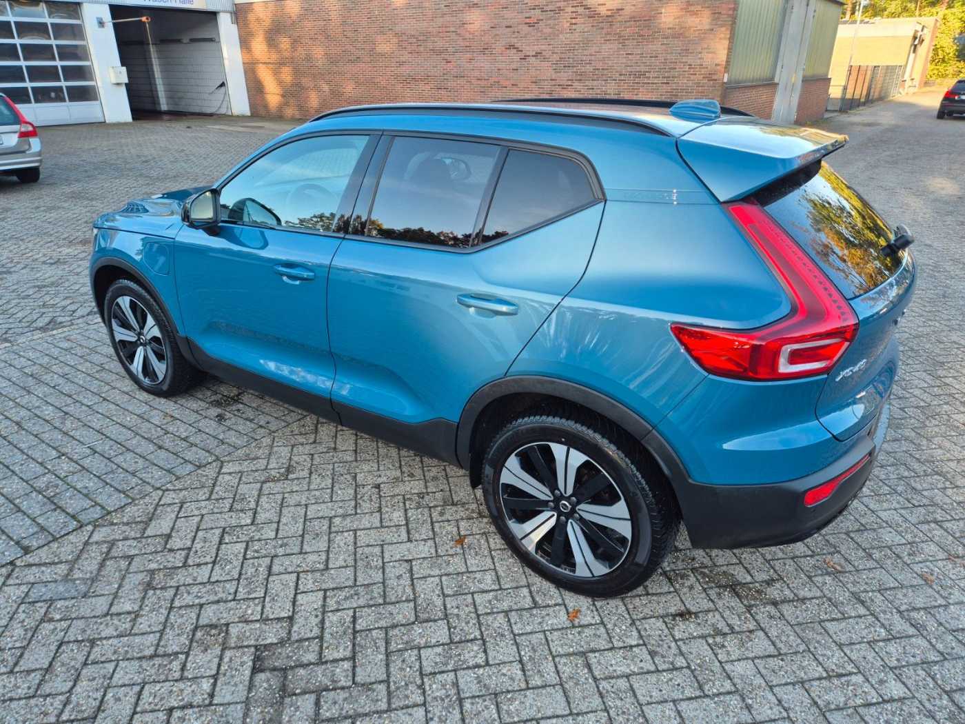 Volvo  Plus Dark Recharge Plug-In Hybrid 2WD