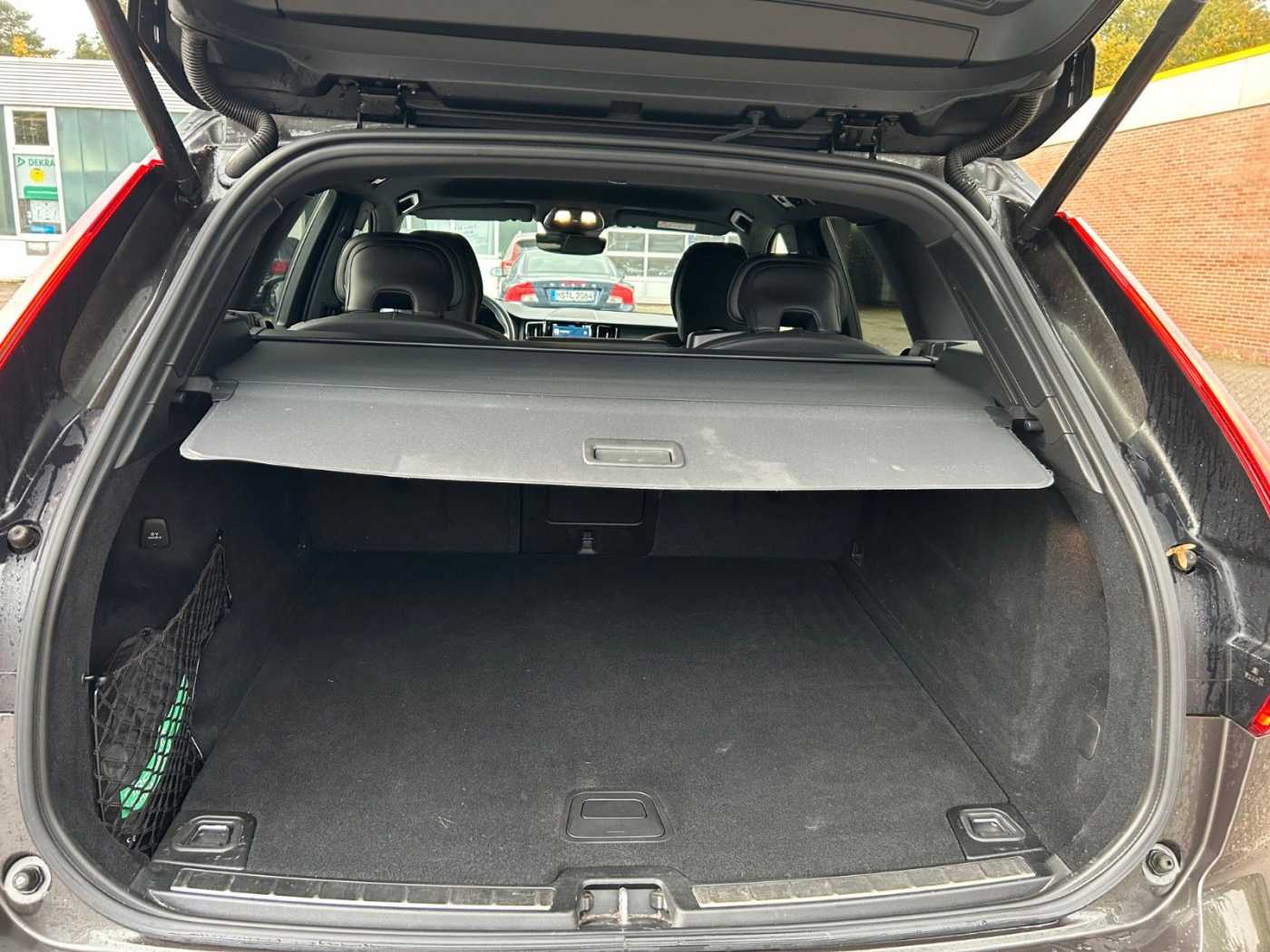 Volvo  R-Design AWD B5