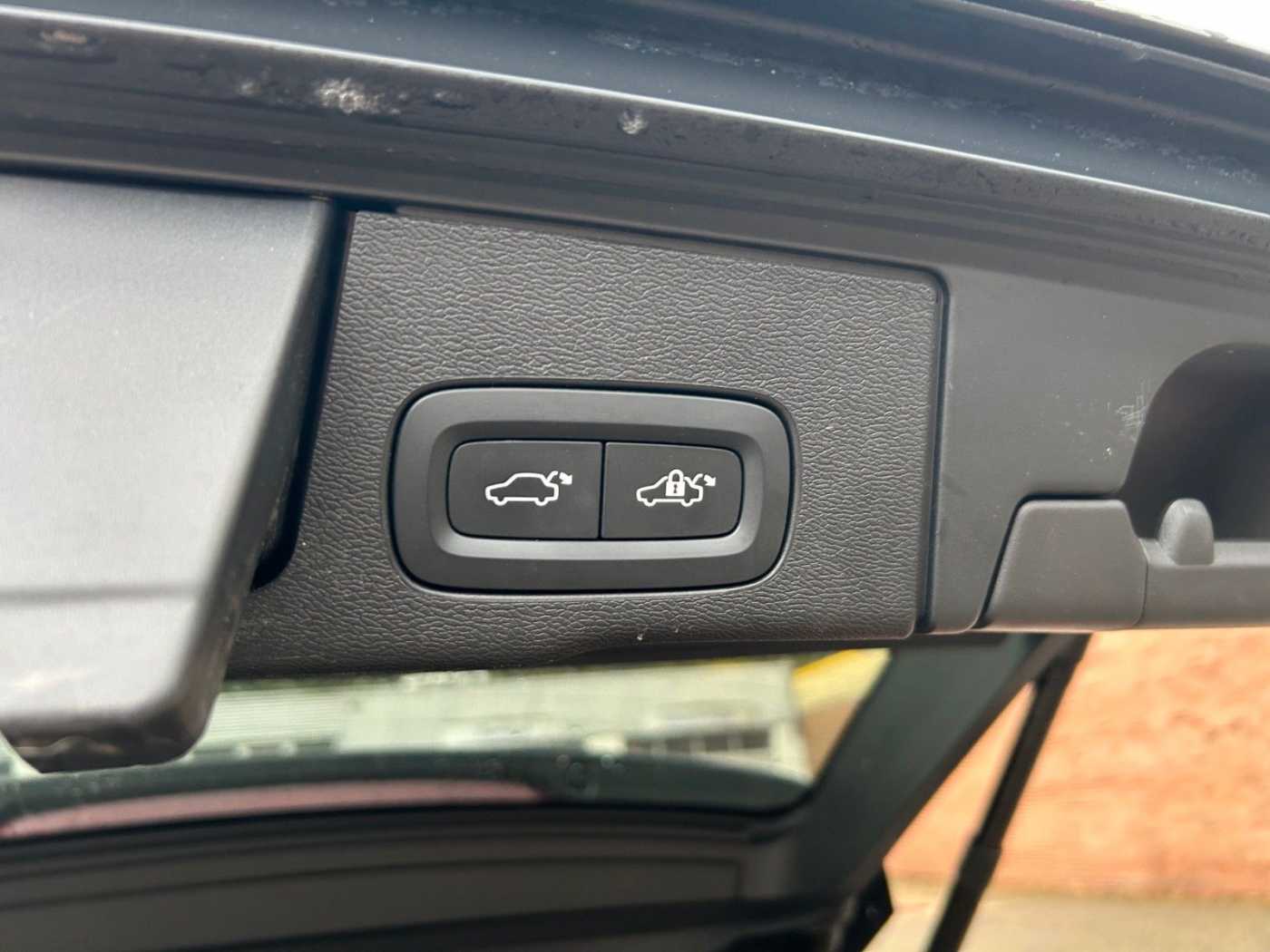 Volvo  R-Design AWD B5