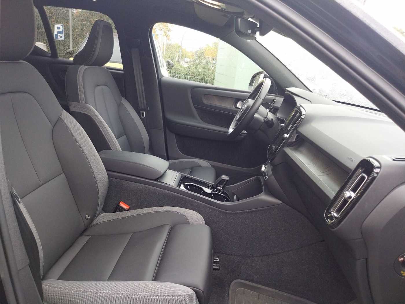 Volvo  Ultimate Recharge Pure Electric 2WD