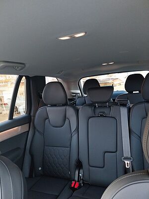 Volvo  Plus Bright Recharge Plug-In Hybrid AWD