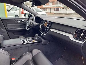 Volvo  Kombi Plus Dark Recharge Plug-In Hybrid AWD