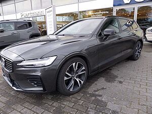 Volvo  Kombi Plus Dark Recharge Plug-In Hybrid AWD