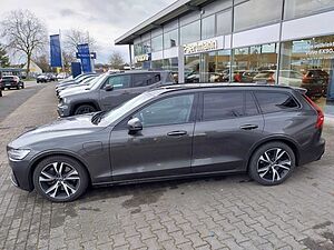 Volvo  Kombi Plus Dark Recharge Plug-In Hybrid AWD