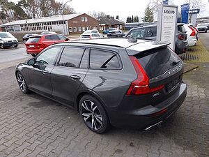 Volvo  Kombi Plus Dark Recharge Plug-In Hybrid AWD