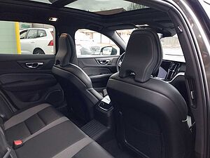 Volvo  Kombi Plus Dark Recharge Plug-In Hybrid AWD