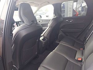 Volvo  B4 Plus Dark 2WD, AHK, ACC