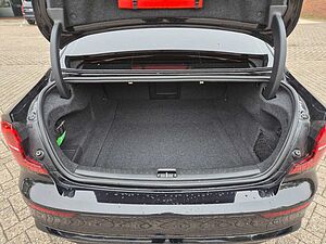 Volvo  Ultimate Dark  B5 AWD 'Vollausstattung'