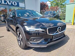 Volvo  D4 Cross Country Pro AWD