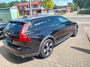 Volvo  D4 Cross Country Pro AWD