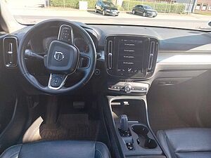 Volvo  D3 Momentum Autom. Leder