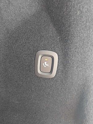 Volvo  B4 Plus Dark 2WD