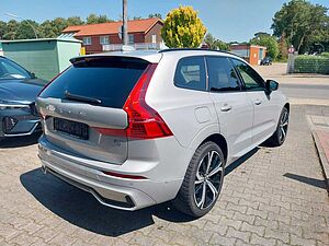 Volvo  B4 Plus Dark 2WD