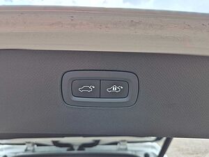 Volvo  Ultimate Bright AWD B5