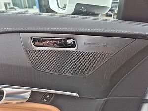 Volvo  Ultimate Bright AWD B5