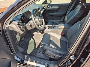 Volvo  Plus Dark 2WD B3